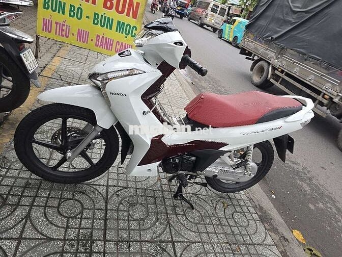 Honda Wave Thái 125cc 2024 Trắng đỏ 4000 km