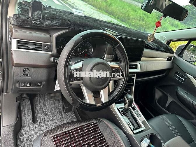 Mitsubishi Xpander Premium 2025 2 vạn km Đen