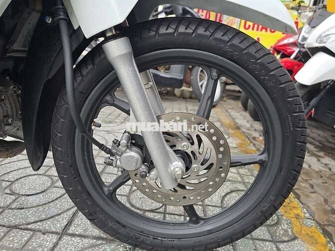 Honda Wave Thái 125cc 2024 Trắng đỏ 4000 km