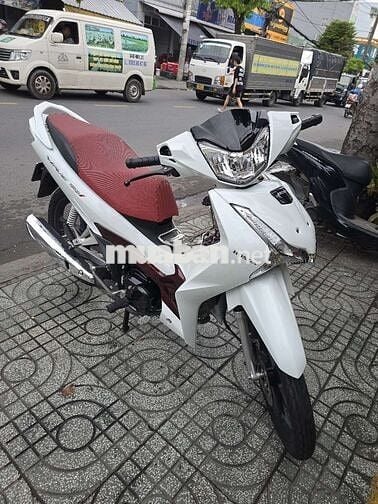 Honda Wave Thái 125cc 2024 Trắng đỏ 4000 km