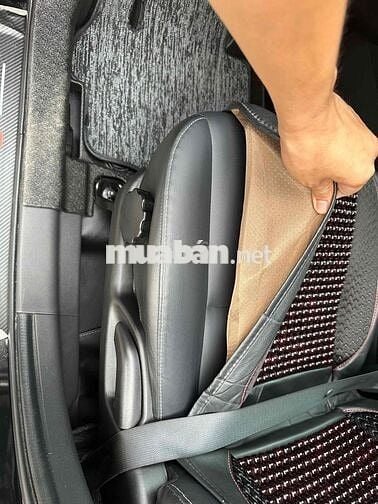Mitsubishi Xpander Premium 2025 2 vạn km Đen