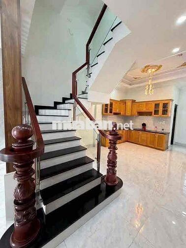 Cho thuê nhà nguyên căn 1 trệt 2 lầu full nội thất – KDC Hoàng Nam 5,
