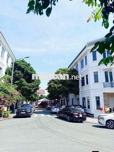 Cho thuê nhà nguyên căn 1 trệt 2 lầu full nội thất – KDC Hoàng Nam 5,