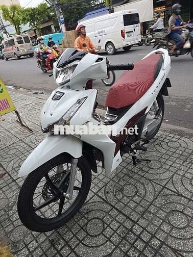 Honda Wave Thái 125cc 2024 Trắng đỏ 4000 km