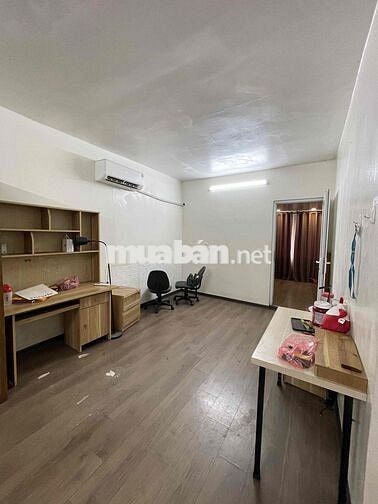 Nhà tập thể tầng 5 42m2 2 phòng ngủ đường Hoàng Quốc Việt cầu giấy HN