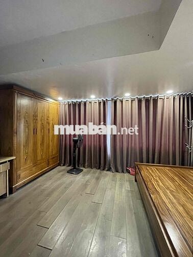 Nhà tập thể tầng 5 42m2 2 phòng ngủ đường Hoàng Quốc Việt cầu giấy HN