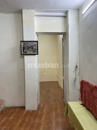 Bán nhà 2 tầng cũ DT 53m tiện ở ,KD căn hộ, onl phố Hàng Bài 500m Hồ G