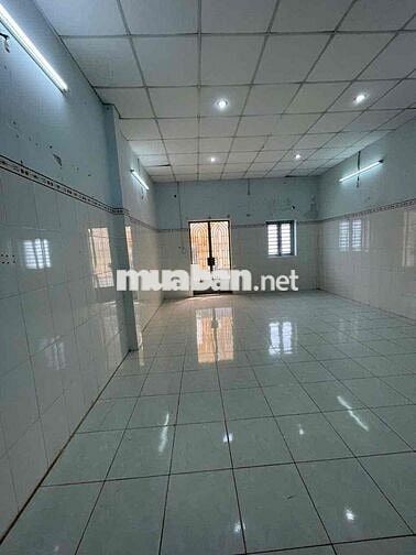 NHÀ HẺM XE TẢI THÔNG HUỲNH VĂN NGHỆ TRỐNG SUỐT (5x20M)