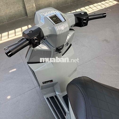 Lambretta X300 GT 2026 Xám 500 km