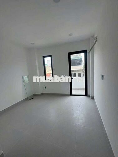 nhà có cầu thang máy 10pn 11wc phù hợp làm khách sạn