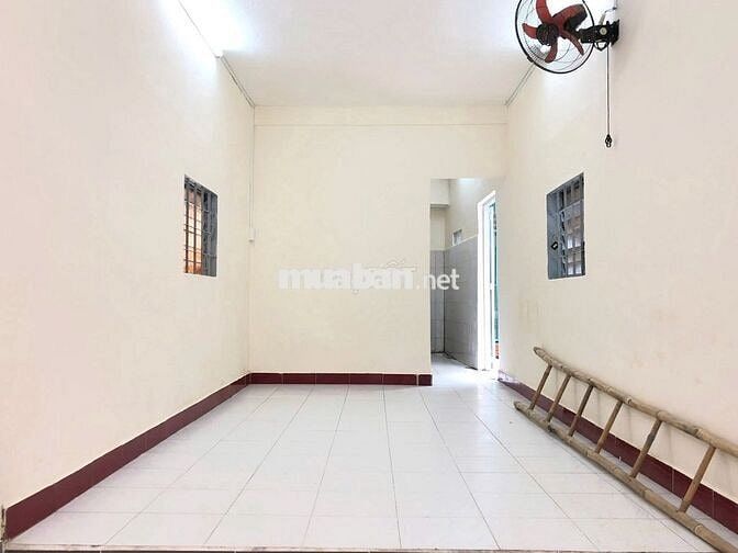 Cho thuê Hẻm Hòa Hưng Quận 10, 50m², 1 Trệt 1 Lầu, 2 phòng ngủ, 1WC