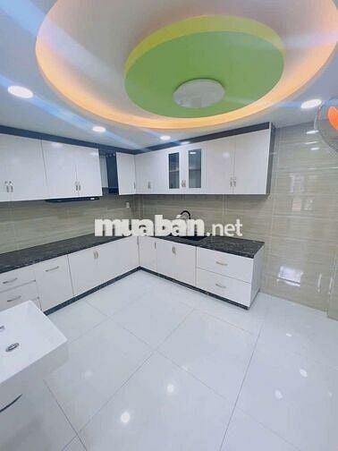 cho thuê nhà mới đẹp 3 lầu hẻm thông 688// quang Trung GV 5pn 3wc 15tr