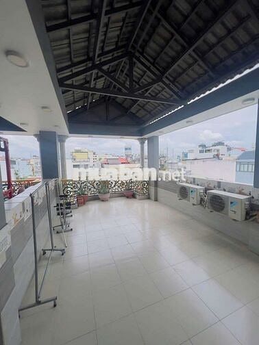 cho thuê nhà mới đẹp 3 lầu hẻm thông 688// quang Trung GV 5pn 3wc 15tr