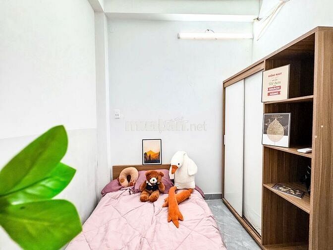 Mình còn một căn 2 PHÒNG NGỦ-Ban công-cần cho thuê gấp-Full nội thất