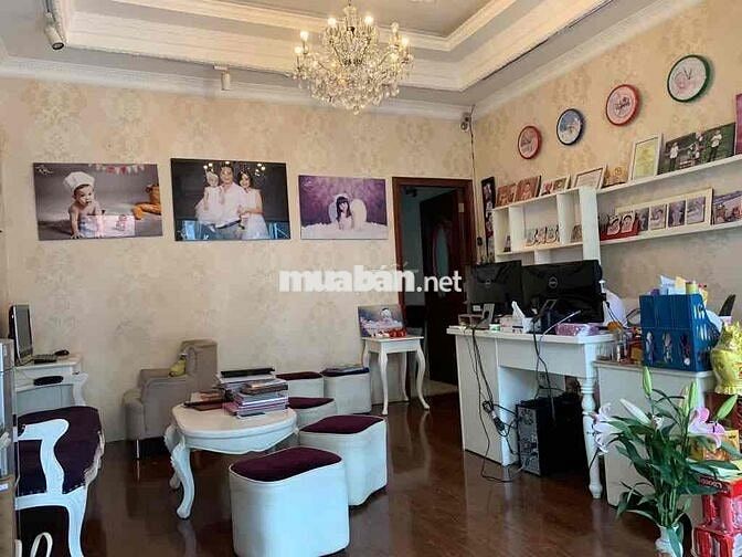 TUYỂN NHÂN VIÊN STUDIO CHỤP ẢNH BÉ VÀ GIA ĐÌNH