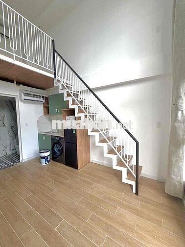 Cho Thuê Căn Duplex Cao 2m Ban Công / Cửa Sổ Trời Gần Đh Văn Lang Cs3