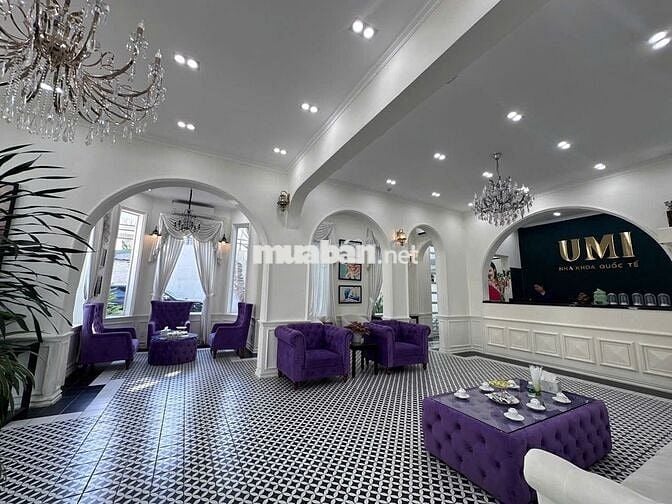 CHO THUÊ BIỆT THỰ HẠNG SANG MẶT TIỀN RỘNG 25M TRUNG TÂM QUẬN 3