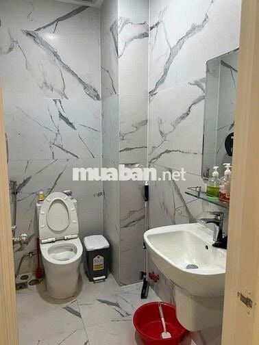 CHO THUÊ NGUYÊN SÀN VĂN PHÒNG – THANG MÁY TẬN CỬA – CHỈ 10 TRIỆU/THÁNG