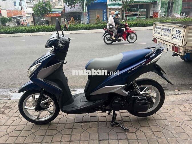Yamaha Luvias Xanh Tự động