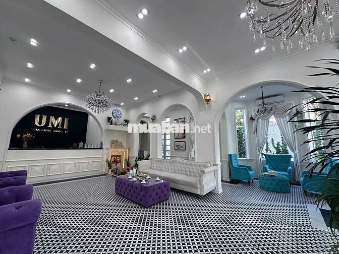 CHO THUÊ BIỆT THỰ HẠNG SANG MẶT TIỀN RỘNG 25M TRUNG TÂM QUẬN 3