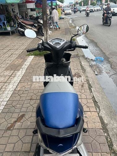 Yamaha Luvias Xanh Tự động