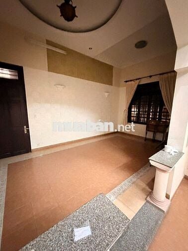 Cho thuê biệt thự Pháp cổ 300m2 ngay sau Gigamall Phạm Văn Đồng