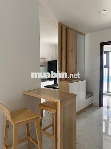Ở ngay căn 3p 11tr full nội thất xịn mới tầng trung tại Charm City