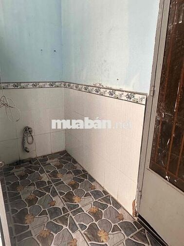 Cho thuê nhà cấp 4 , trống suốt 30m2 . giá 3tr ngay bia Tiger