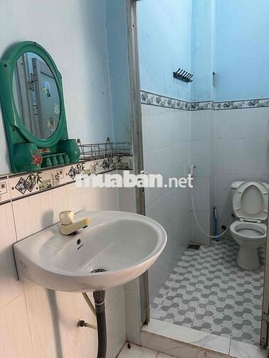Cho thuê nhà cấp 4 , trống suốt 30m2 . giá 3tr ngay bia Tiger