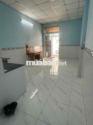 Cho thuê nhà cấp 4 , trống suốt 30m2 . giá 3tr ngay bia Tiger