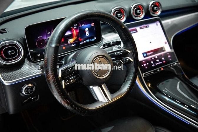 Mercedes-Benz C300 AMG 2022 Trắng 33.000 Km