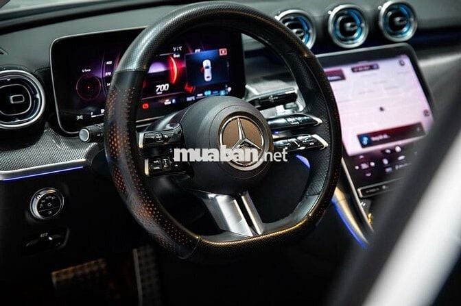 Mercedes-Benz C300 AMG 2022 Trắng 33.000 Km