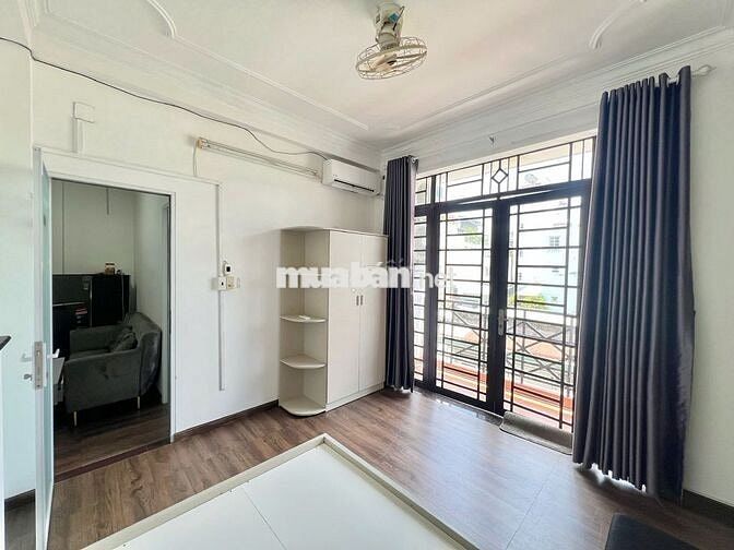 Cho thuê Căn hộ 2 Phòng Ngủ - Ban Công - 60m2 - gần Bờ kè - Quận 3 