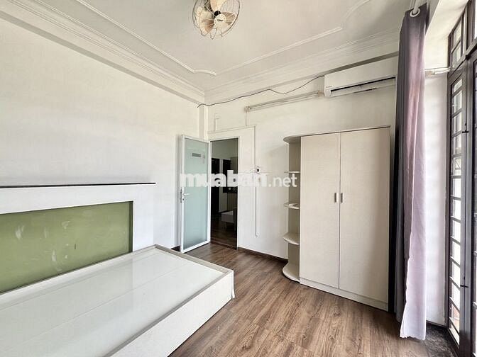 Cho thuê Căn hộ 2 Phòng Ngủ - Ban Công - 60m2 - gần Bờ kè - Quận 3 