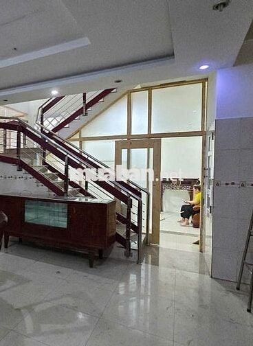 Cho thuê nhà đường Nhất Chi Mai 5.2x20m, 4 tầng 8pn 