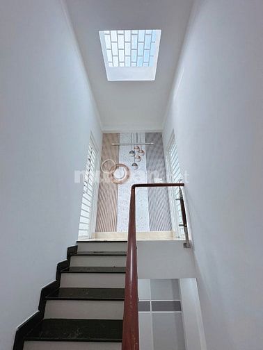 Bán nhà hẻm 135 gò xoài Bình Tân, nhà lầu 2,5 tầng, sổ hoàn công 4PN, 