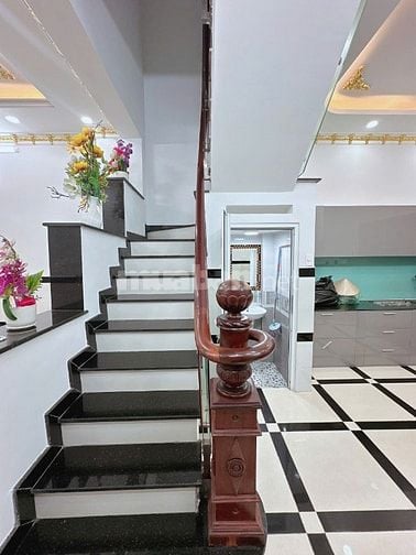 Bán nhà hẻm 135 gò xoài Bình Tân, nhà lầu 2,5 tầng, sổ hoàn công 4PN, 