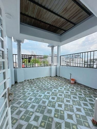 Bán nhà hẻm 135 gò xoài Bình Tân, nhà lầu 2,5 tầng, sổ hoàn công 4PN, 