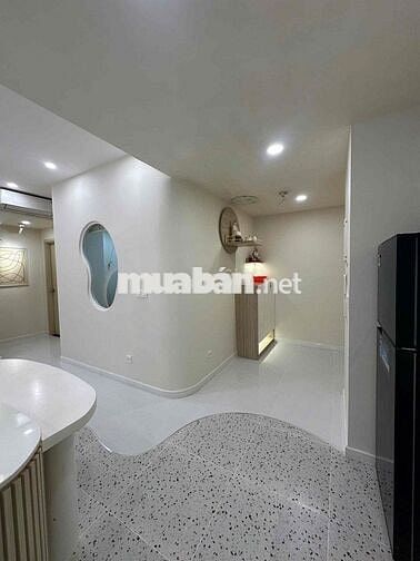 Sunrise City Quận 7 cho thuê 1PN + 1WC 16trieu ở liền