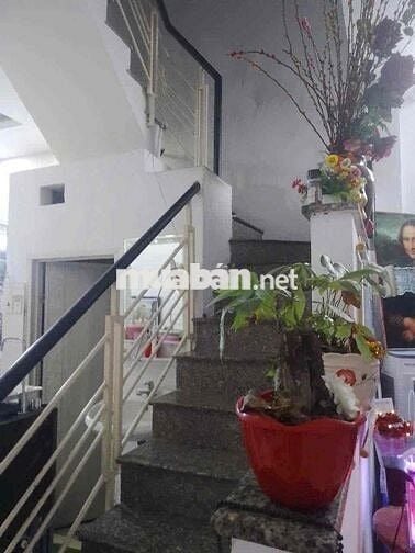 chính chủ cho thuê 681/12/ âu cơ
