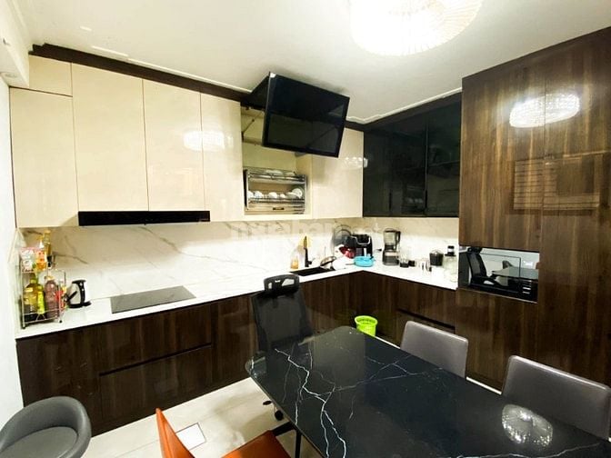 Bán nhà Hoàng Cầu 65m2, 5 tầng, ô tô đậu cửa, nhà đẹp, ở luôn