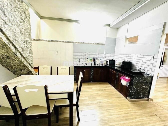 Tôi chính chủ bán căn nhà Trần Quang Diệu, hẻm ôtô. Đà Lạt