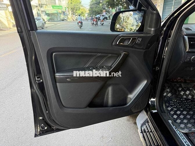 Ford Everest Titanium 4x4 Bi-Turbo 2.0L 97k km Đen