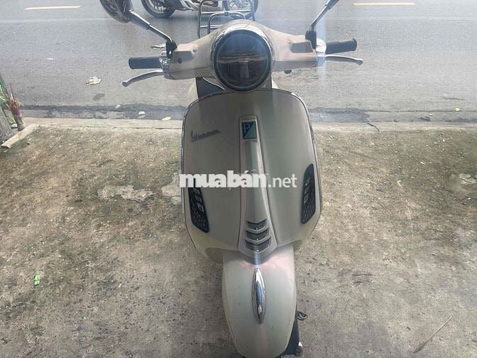 Piaggio Vespa 2019 Trắng LED