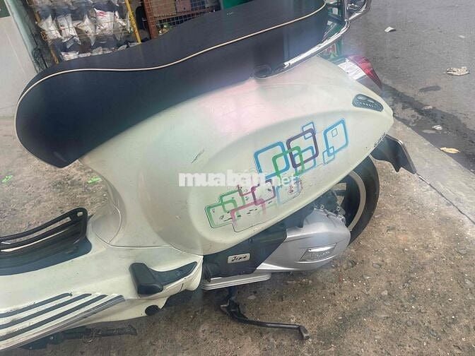 Piaggio Vespa 2019 Trắng LED