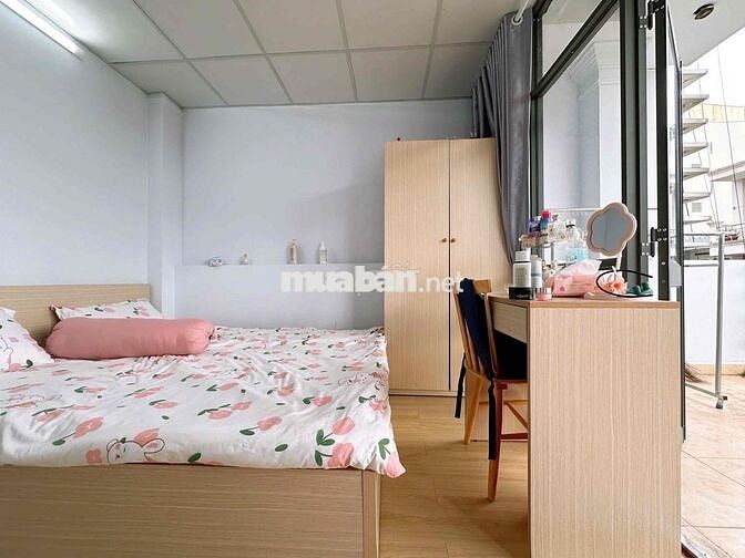 CHO THUÊ CĂN HỘ 2 PHÒNG NGỦ 70m2 BAN CÔNG - MÁY GIẶT RIÊNG NGAY QUẬN 3