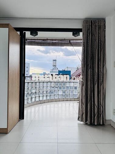 CHO THUÊ NHÀ NGUYÊN CĂN 5 LẦU GẦN HÀNG XANH - CÓ THỂ LÀM CHDV 35TR 