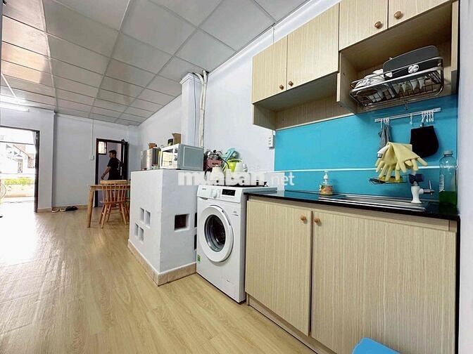 CHO THUÊ CĂN HỘ 2 PHÒNG NGỦ 70m2 BAN CÔNG - MÁY GIẶT RIÊNG NGAY QUẬN 3