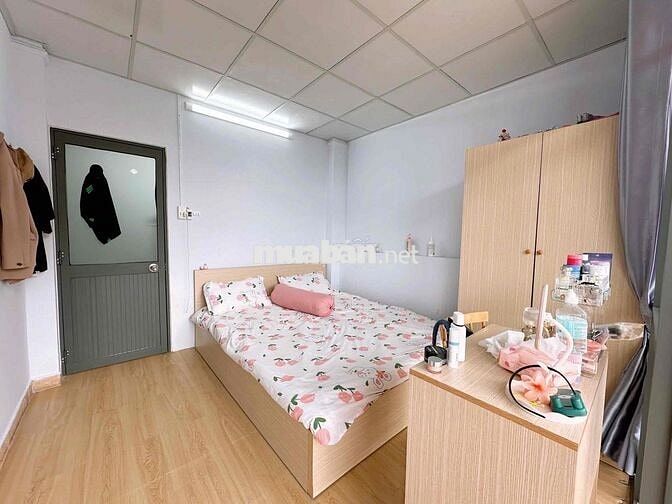 CHO THUÊ CĂN HỘ 2 PHÒNG NGỦ 70m2 BAN CÔNG - MÁY GIẶT RIÊNG NGAY QUẬN 3