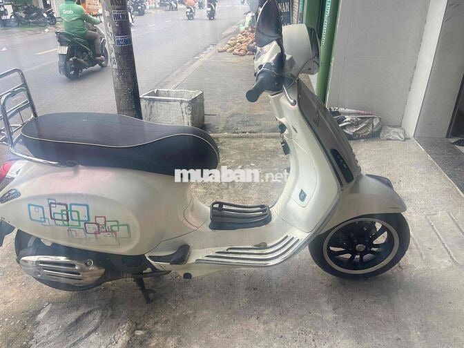 Piaggio Vespa 2019 Trắng LED
